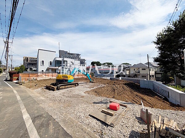 ≪現地外観≫京王線「つつじヶ丘」駅 徒歩5分！この恵まれたロケーションによる幸福感は、毎朝の通勤時にしっかりと感じられるのではないでしょうか。【調布市西つつじケ丘4丁目】