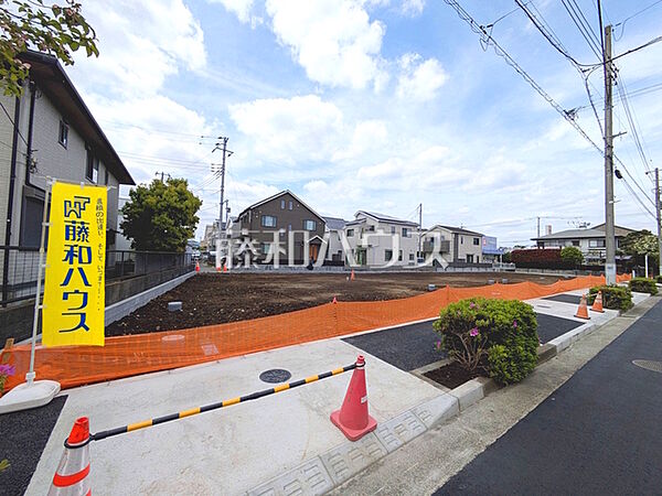 ≪5号地　接道状況≫周辺は落ち着いた雰囲気の住宅地です。小さなお子様がいるご家庭も安心です。【府中市住吉町4丁目】