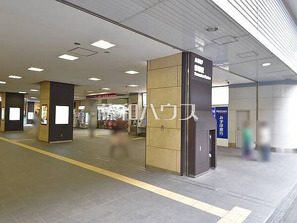 笹塚駅 (1110m)