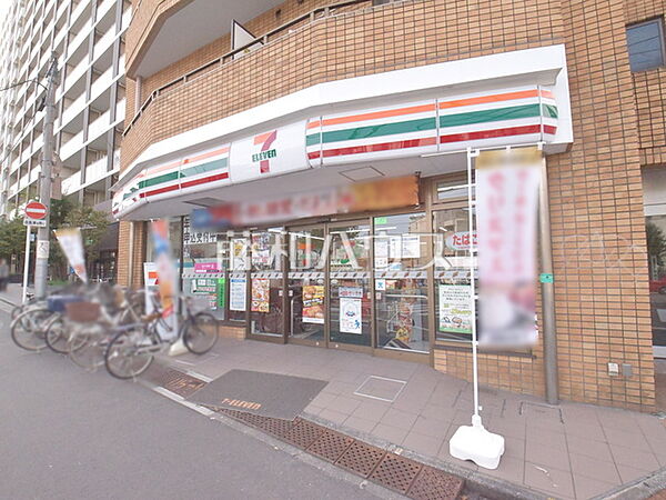 セブン-イレブン 和泉店 (860m)