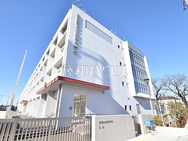 練馬区立大泉西中学校 (1410m)