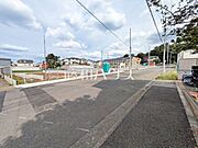 接道状況および現場風景　【清瀬市中里6丁目】 平日のご案内も可能です。まずはお気軽にお問合せ下さいませ。