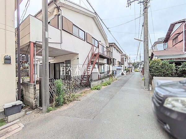 接道状況および現場風景(現況：古屋有)　【小平市仲町】