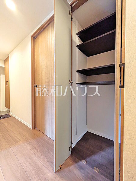 収納　【コスモ朝霞台】
