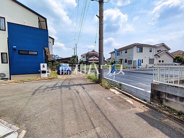 接道状況および現場風景　 ハウスメーカーからプランまでフルオーダーで自由にマイホームがつくれる、建築条件のない宅地分譲【東久留米市前沢1丁目】