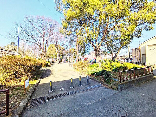 諏訪町公園 (480m)