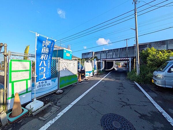 接道状況および現場風景　【府中市白糸台4丁目】