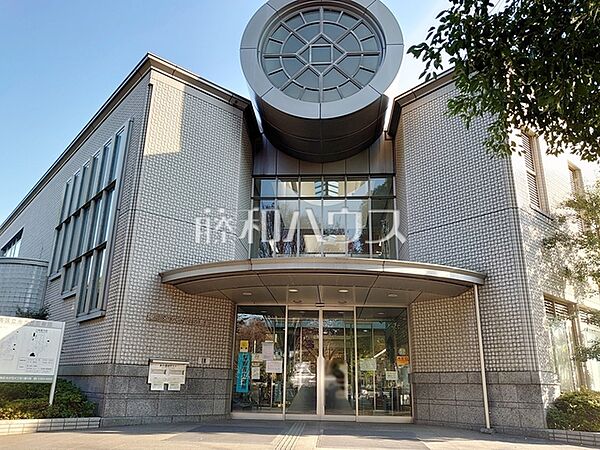 練馬区立光が丘図書館 (1390m)