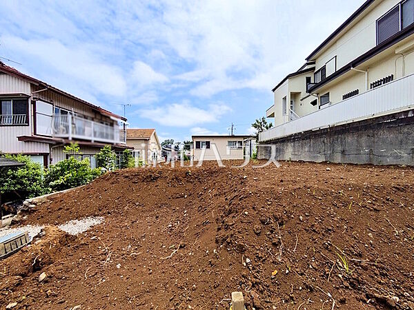 ≪現地外観≫建築条件はございませんので、ライフスタイルに合わせた自由なマイホームづくりが可能です。　【多摩市連光寺4丁目】