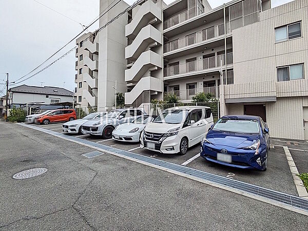駐車場　【ウエリス国立】