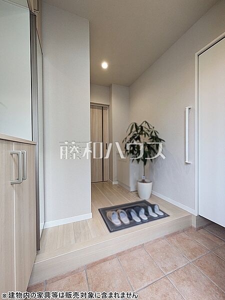 玄関　【立川市幸町4丁目】
