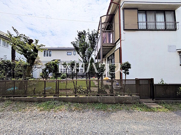 現場風景（現況：古屋あり）　【日野市多摩平6丁目】