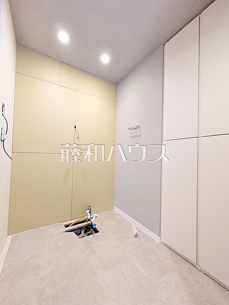 ≪洗面所（施工中）≫　【ブリリア多摩ニュータウンB棟】