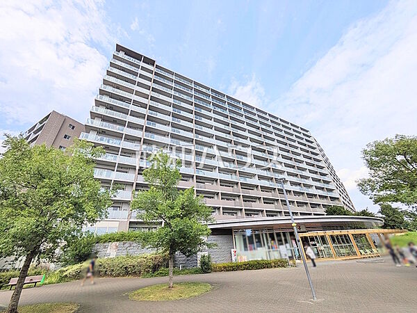 ≪現地外観≫総戸数277戸のビッグコミュニティー　【ブリリア多摩ニュータウンB棟】
