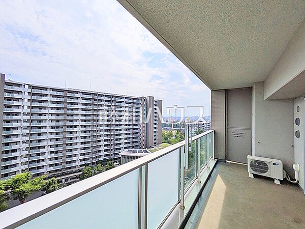 ≪バルコニー≫平日のご案内も可能です！お気軽にお問い合わせください☆　【ブリリア多摩ニュータウンB棟】