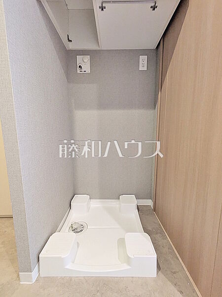 洗濯機置き場(施工中)　【ブリリア多摩ニュータウンB棟】