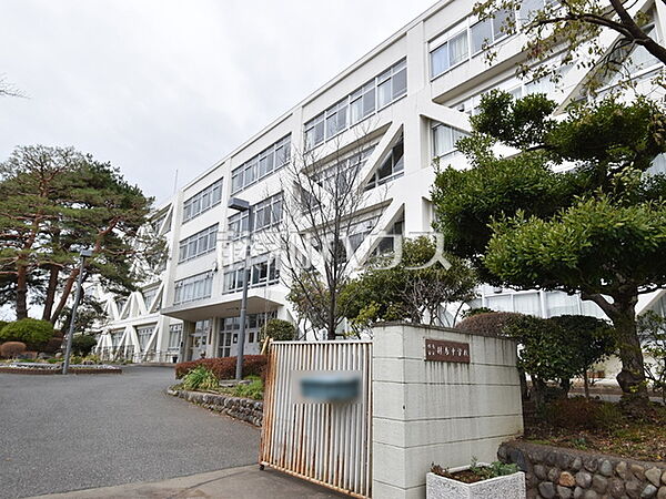 昭島市立拝島中学校 (1740m)