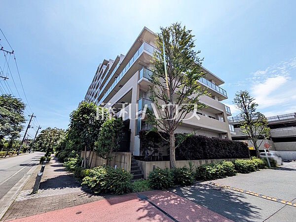 ≪外観≫ 物件の事、諸費用の事など、小さな疑問も、お気軽にご連絡・ご相談下さい。 【エフユニバース】