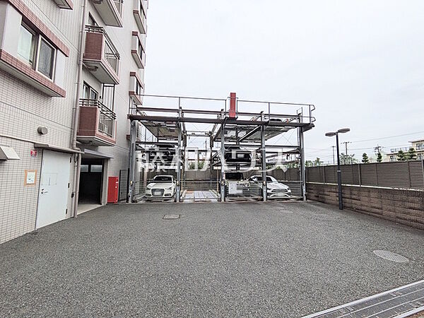 駐車場　【エクストール世田谷千歳】
