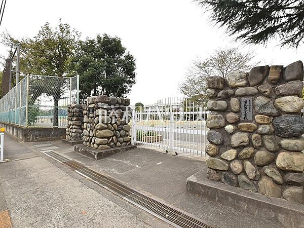 国立市立国立第二小学校 (80m)