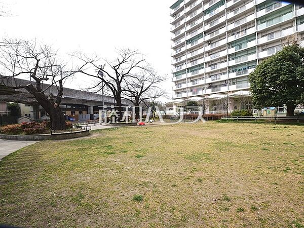 北第二公園 (850m)