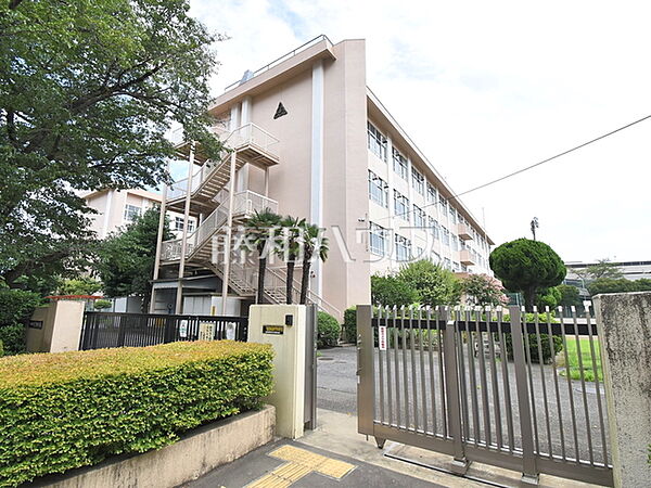 八王子市立東浅川小学校 (1120m)