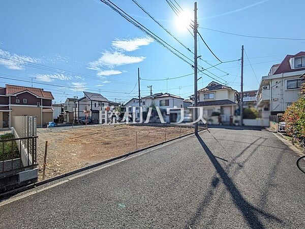 接道状況および現場風景　【武蔵村山市大南2丁目】ぜひ実物をご覧いただきたく思います。喜んでご案内いたしますのでお気軽にお問合せ下さい。