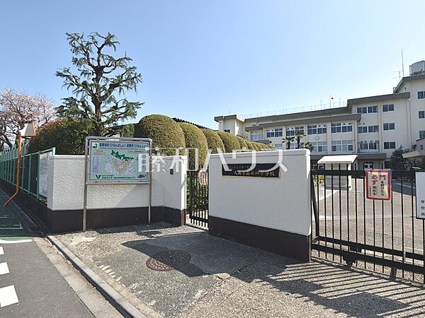 武蔵村山市立小中一貫校大南学園第四中学校 (620m)