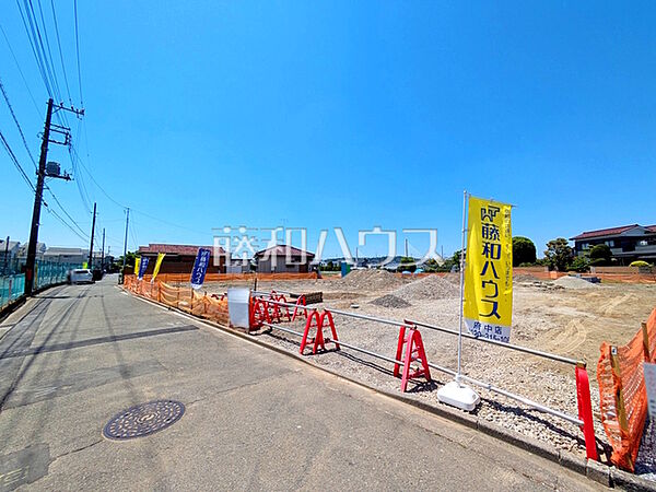 ≪接道状況≫周辺は落ち着いた雰囲気の住宅地です。小さなお子様がいるご家庭も安心です。【府中市四谷3丁目】