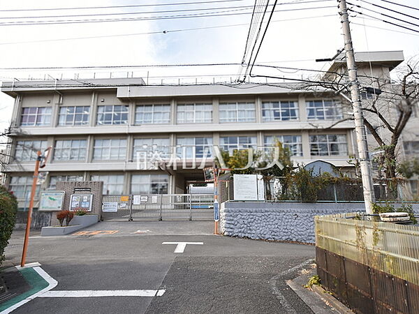 武蔵村山市立第三小学校 (930m)