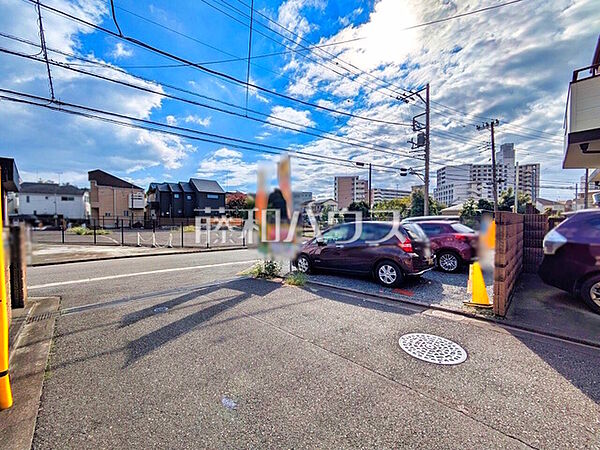 接道状況および現場風景　【東久留米市神宝町1丁目】 見学はしたいけど、なかなか時間が取れない・・・そんな方に出勤前や仕事終わりにマイホームを見学できるサポートをいたします。