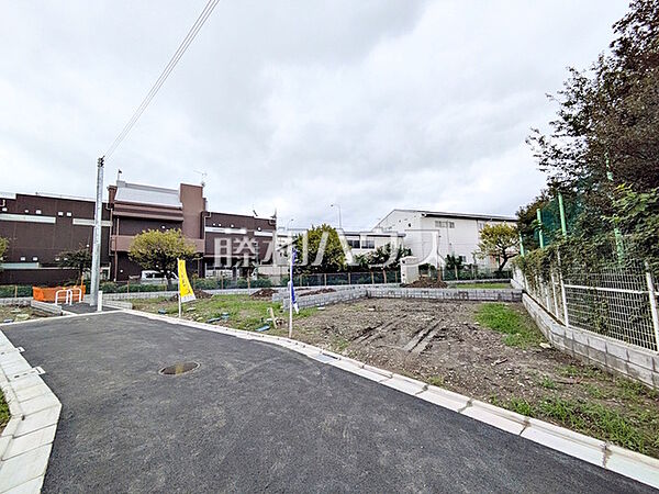 ≪現場風景≫京王線「分倍河原」駅徒歩10分！この恵まれたロケーションによる幸福感は、毎朝の通勤時にしっかりと感じられるのではないでしょうか。　【府中市本町4丁目】