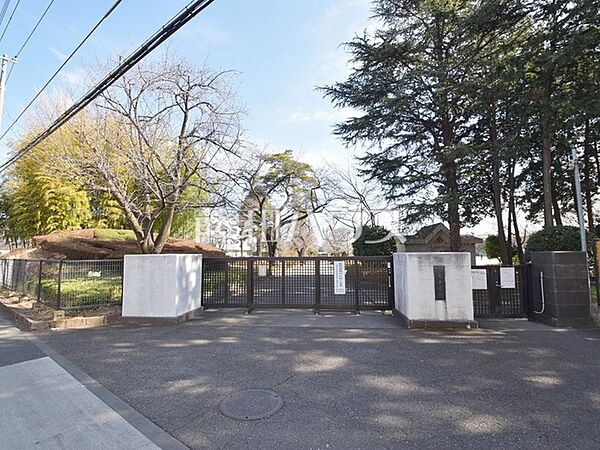 調布市立調布中学校 (2200m)