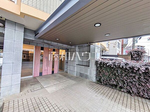 ≪エントランス≫住まう方をやさしく出迎えるエントランス　　【ミオカステーロ府中紅葉丘】