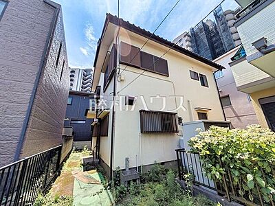 外観:現地写真(現況:古屋有) 【所沢市東町】 見学はしたいけど、なかなか時間が取れない・・・そんな方に出勤前や仕事終わりにマイホームを見学できるサポートをいたします。 外観:現地写真(現況:古屋有) 【所沢市東町】 見学はしたいけど、なかなか時間が取れない・・・そんな方に出勤前や仕事終わりにマイホームを見学できるサポートをいたします。