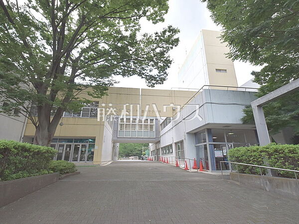 杉並区立杉並第十小学校 (150m)