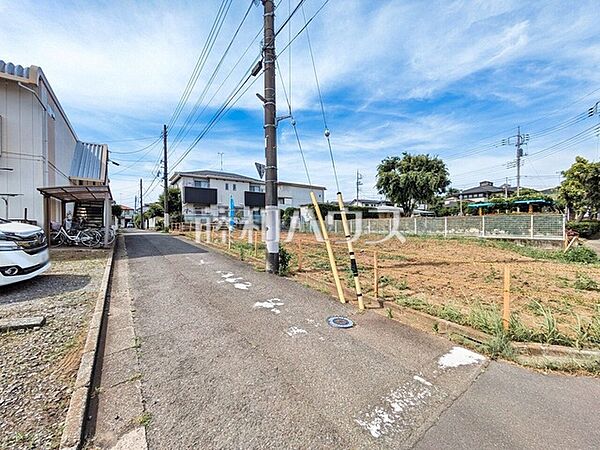 接道状況および現場風景　【国分寺市戸倉1丁目】 物件の事、諸費用の事など、小さな疑問もお気軽にご連絡・ご相談下さい。