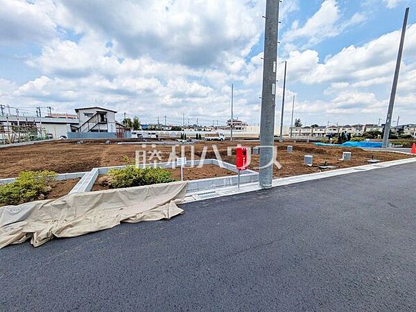 現場風景　【東久留米市下里1丁目】 周辺環境はもちろん、日当たりや設備仕様など、実際に行ってみないと分からないことも多くございます。営業担当がご案内いたしますので、お気軽にお問い合わせください