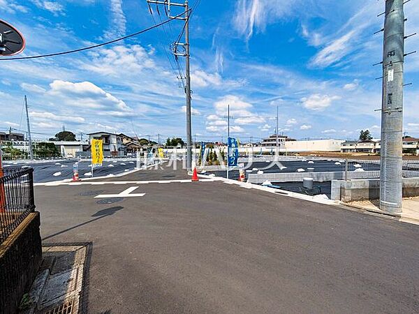 現場風景　【東久留米市下里1丁目】一戸建ての多いエリアのため、静かで落ち着いた雰囲気の街並みです