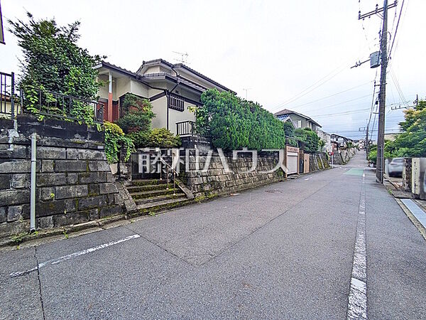 接道状況および現場風景　【八王子市絹ケ丘1丁目】