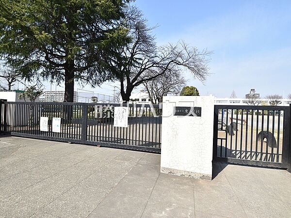 昭島市立東小学校 (580m)