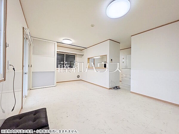 リビング　【東村山市諏訪町1丁目】