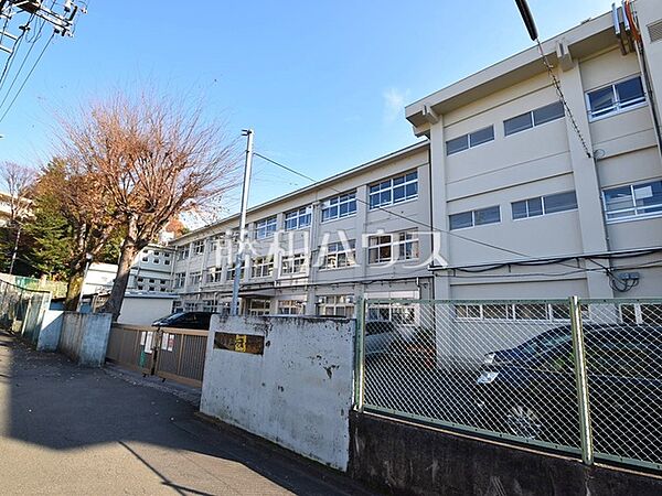 調布市立若葉小学校 (660m)