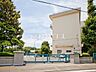 周辺：所沢市立若狭小学校 (780m)