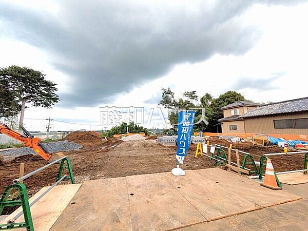 現場風景　【富士見市大字水子】 建物のプレゼンをさせていただきますので、実際の完成イメージを思い描いていただくことができます。お気軽にお問合せ下さい。