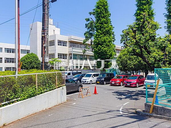 富士見市立水谷小学校 (830m)