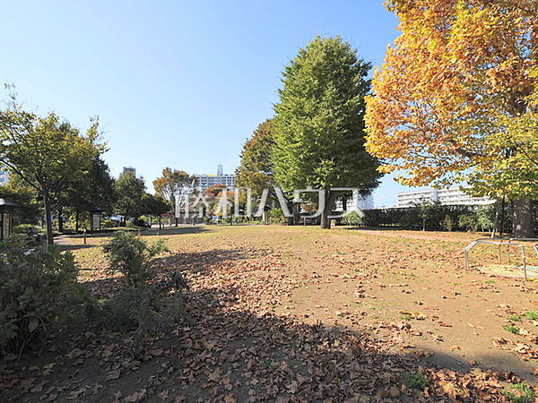 向原中央広場・公園 (850m)