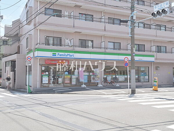 ファミリーマート 杉並桃井西店 (210m)