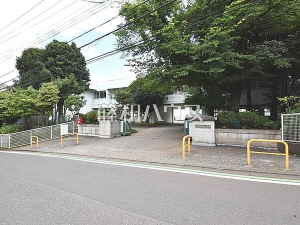 所沢市立北秋津小学校 (690m)