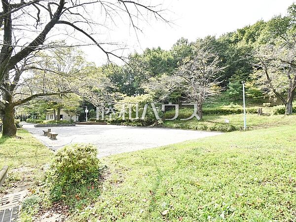 百草台自然公園 (390m)